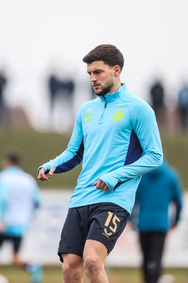 Bjelovar i Dinamo sastali se u osmini finala Hrvatskog nogometnog kupa, zagrijavanje