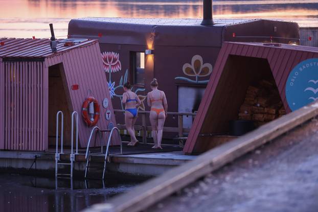 Oslo: Kupači uživaju u kupanju u zaljevu Oslofjord unatoč niskim temperaturama