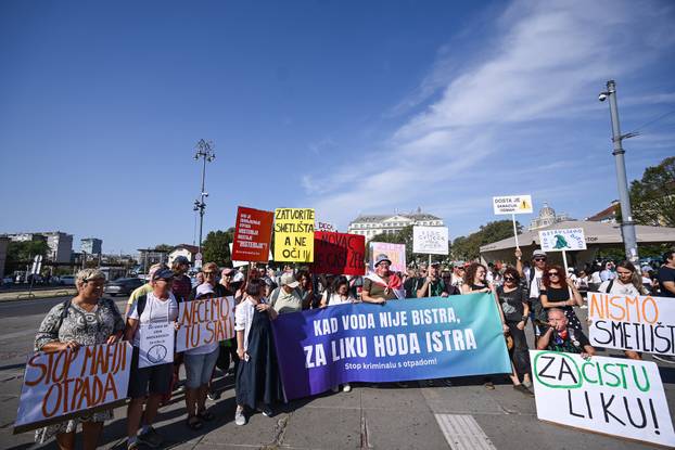 Zagreb: Okupljanje prosvjednika Hodaj za Liku, hodaj za Hrvatsku