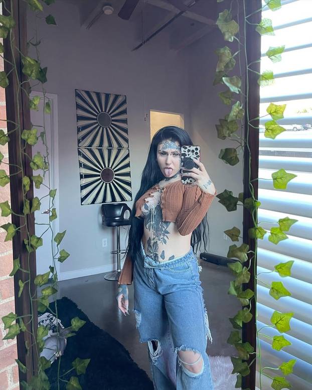 FOTO Cijela je tetovirana, ima i zmijski jezik: 'Vrijeđaju me da sam demon! Osjećam se lijepo'