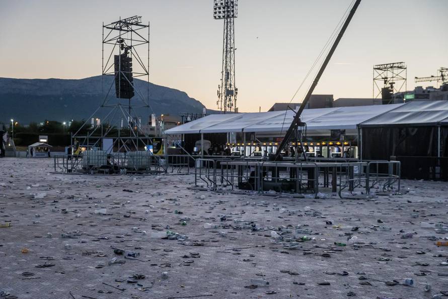 Split -  Smece nakon zavrsetka prve veceri Ultra Festivala. 