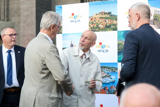 Alexandria: John  Malkovich iznenadio Vatrene u hotelu Aka