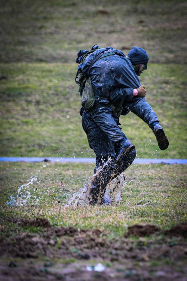 FOTO Vojni kadeti u akciji. Ovo su kadrovi sa zimskih kampova: 'Motivirani su i željni rada...'
