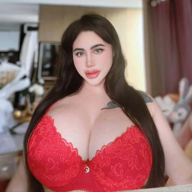 FOTO Mila želi ukloniti rebra zbog struka: 'Po dva sa svake strane da mi guza izgleda šire'