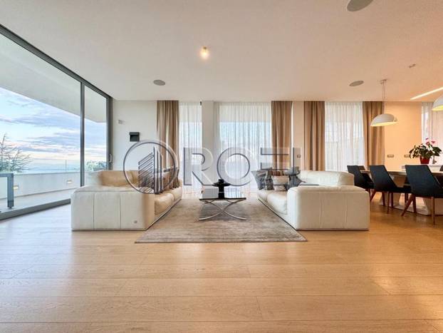 FOTO Ova vila u Opatiji ima lift, vinski podrum, vanjski infinity i unutarnji bazen, wellness...