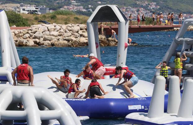 Splićani i turisti osvježenje potražili na Žnjanu