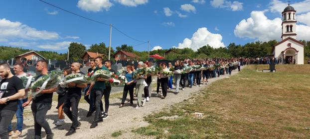 FOTO TUGA U KOTOR VAROŠU Pokopali Draganu (34) koja je poginula u buktinji kod Omiša