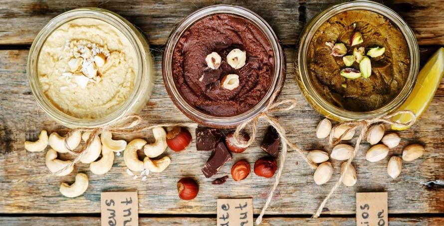 Fini namazi: Maslac od meda  i kikirikija ili oraha, lješnjaka...