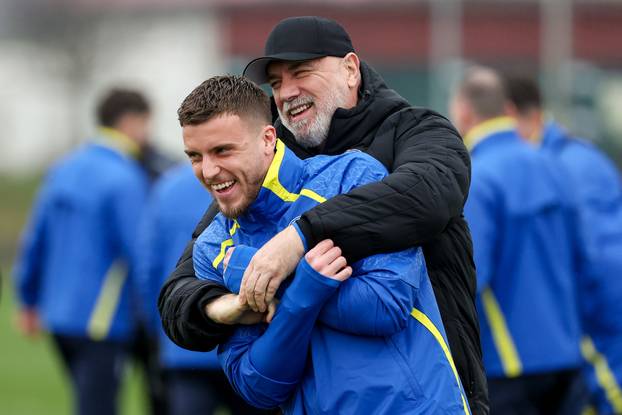 Sarajevo: Trening nogometne reprezentacija BiH uoči finalne utakmice doigravanja za Svjetsko prvenstvo