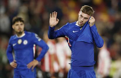 Bizarna ozljeda zvijezde Chelseaja: Slučajno udario nogom u vrata i slomio prst