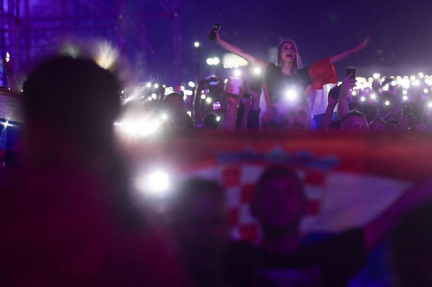 Obožavatelji na velikom koncertu Marka Perkovića Thompsona u Sinju