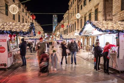 Čarobni Advent u Dubrovniku: Pogledajte morsku zimsku idilu