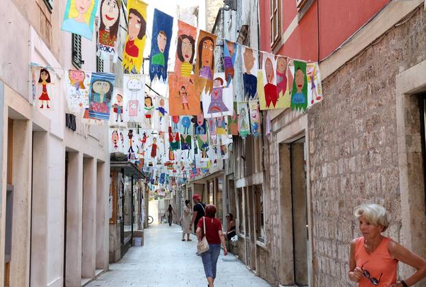 Šibenik: Šarene zastavice najavljuju po?etak 65. Me?unarodnog dje?jeg festivala