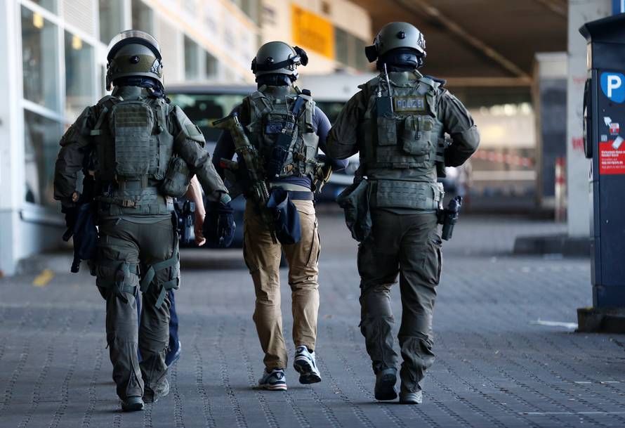 Train station in German city of Cologne closed after hostage-taking