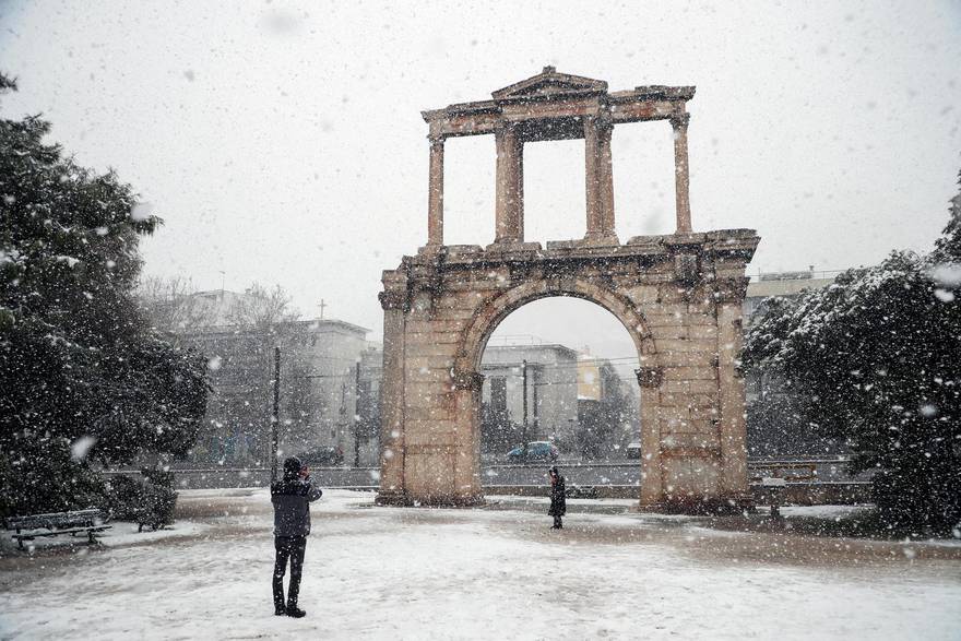 Snijeg zameo Atenu, temperatura pala na -14 stupnjeva celzijevih: 'Ovo su za nas ekstremni uvjeti'