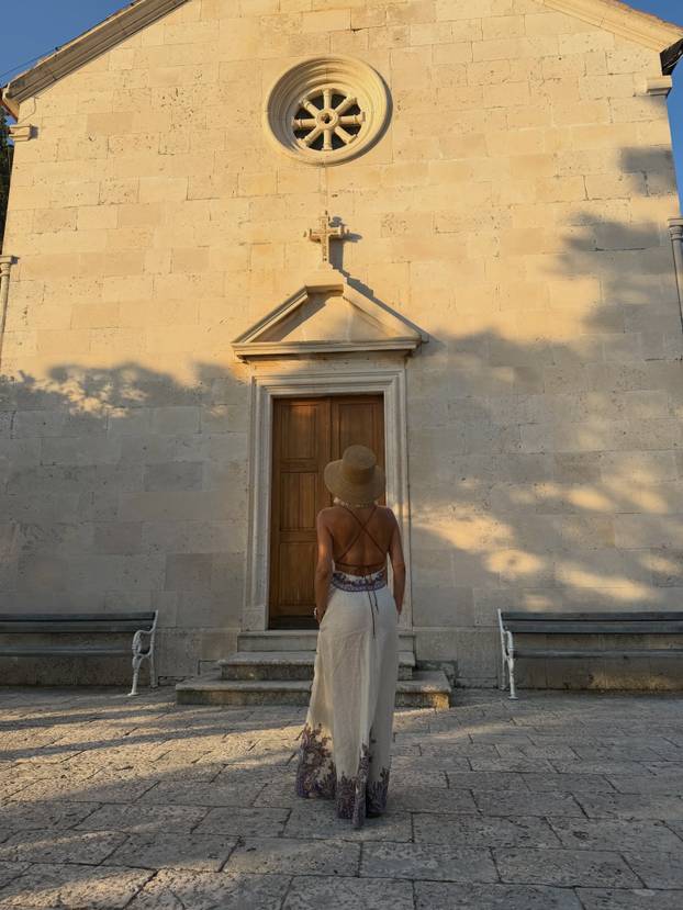 FOTO Severina i Maja Šuput se na tajnom otoku 'skrivaju' od svijeta, evo gdje uživaju