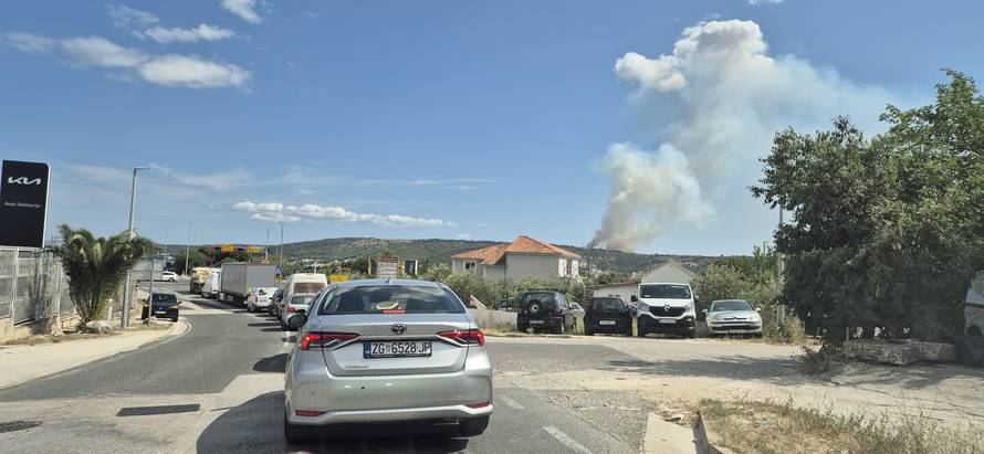 FOTO Opet gori na Čiovu: 'Požar se aktivirao na starom mjestu'