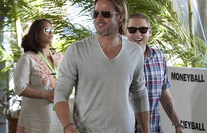 'Must have' frizura: I Brad Pitt sad ima modernu beckhamicu