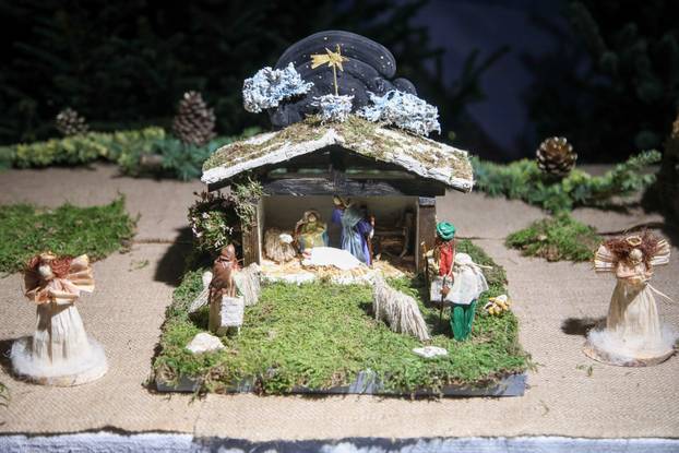 24sata Zagreb: Otvorenje izložbe jaslica Peggy Malbase