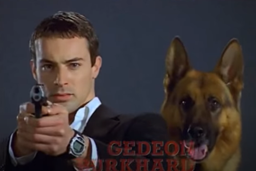 Sjećate se glumca iz 'Inspektora Rexa'? U vezi je s dvije žene, a svi žive s njegovom majkom