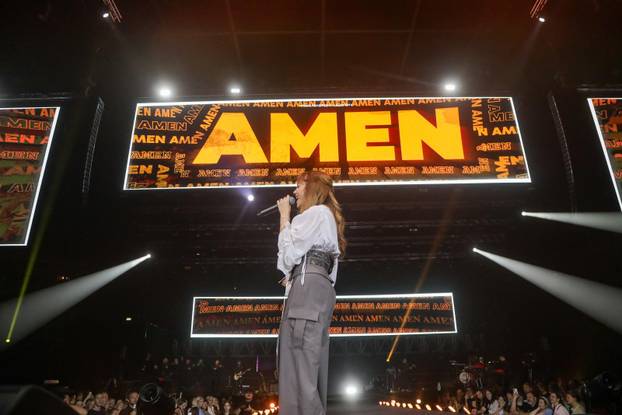 Zagreb: U Areni Zagreb održan koncert "Progledaj srcem"