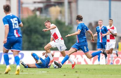 Hrvatska U-21 - Farski Otoci 2-1: Olić u debiju na klupi teškom mukom prekinuo crni niz