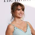FOTO Penelope Cruz dominirala crvenim tepihom: Svi su gledali samo u nju i njen bujni dekolte