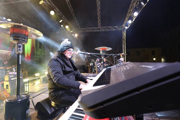 Osječani i njihovi gosti u novu 2026. godinu ušli su uz zvukove legendarnog Miroslava Škore