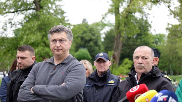 Karlovac: Andrej Plenković dao je izjavu medijima nakon radnog sastanka s lokalnom zajednicom i nadležnim službama