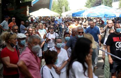 Šutjeli ste i besramno se cijepili preko veze, a sad biste pozivali na masovno cijepljenje. Neće ići