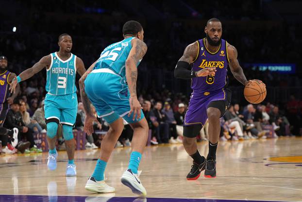 NBA: Charlotte Hornets at Los Angeles Lakers