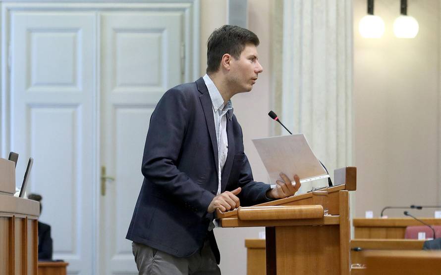Zagreb: Sabor odbacio prijedlog oporbe za opoziv ministra KujundÅ¾iÄa