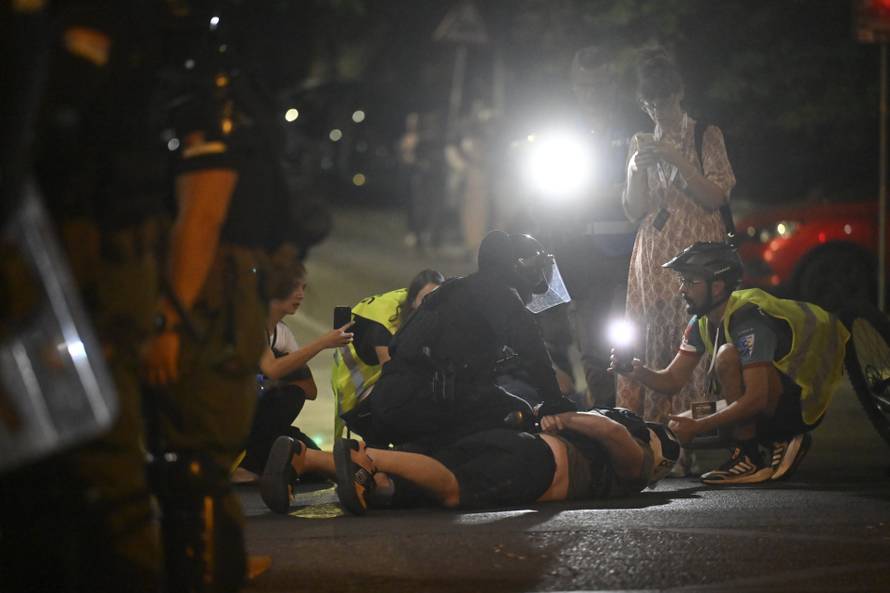 Beograd: Sukob građana i studenata s policijom tijekom prosvijeda