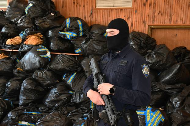 FOTO Dileri 'popušili' dvije tone duhana u Slavoniji: Pogledajte veliku policijsku zapljenu
