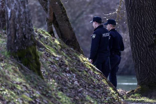 Hrvatska Kostajnica: Pri prevrtanju čamca u Rijeci Uni jedna je osoba poginula