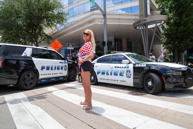 SP2026 Dallas: Atmosfera ispred hotela W gdje igrači trebaju izaći i otići na prvi trening u Dallasu