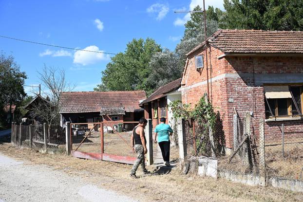 Romska obitelj kupila je kuću u Hlebinama 