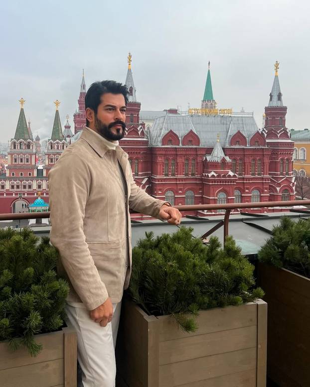 FOTO Zbog Bali-bega fanovi bojkotirali televiziju. Pogledajte kako danas izgleda...