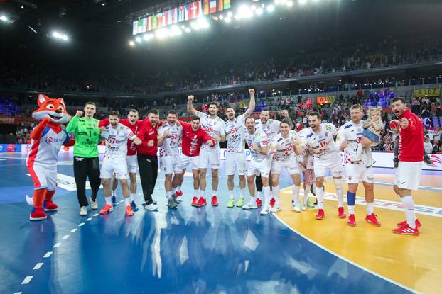 Hrvatski rukometaši slave nakon što su svladali Island 32:26