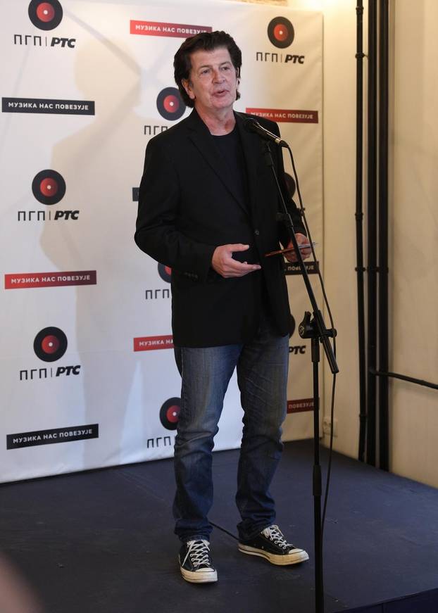 Promotion of the 13th studio album of the group Bajaga and Instructors "This world is changing" held at the RTS Club.Promocija 13. studijskog albuma grupe Bajaga i Instruktori "Ovaj svet se menja" odrzana u RTS Klubu