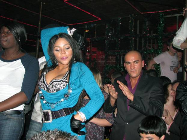 ARHIVA - 2008. Zagreb: Pjeva?ica Lil Kim partijala u narodnja?kom klubu Ludnica