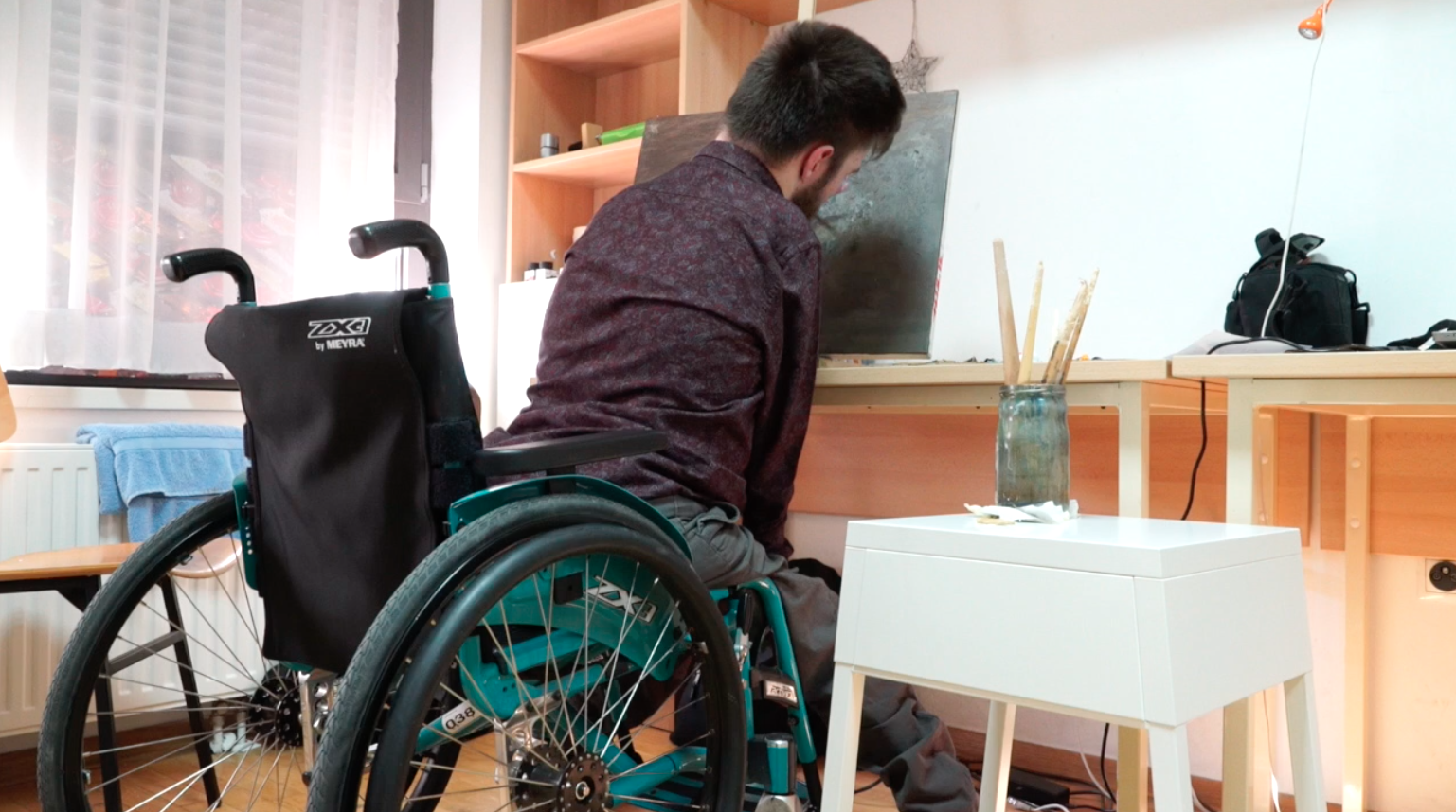 Unatoč invaliditetu, Alen (25) je ostvario san: Slika ustima!