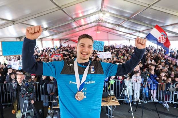 Zagreb: Doček srebrnog rukometaša Dominika Kuzmanovića u općini Brckovljani