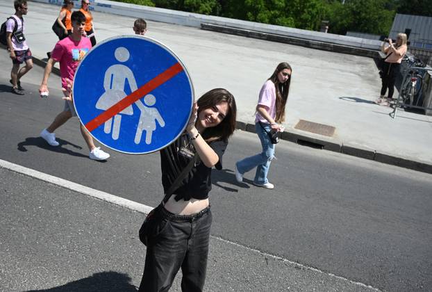 Zagreb: Maturanti preko Mosta slobode uputili se prema Bundeku