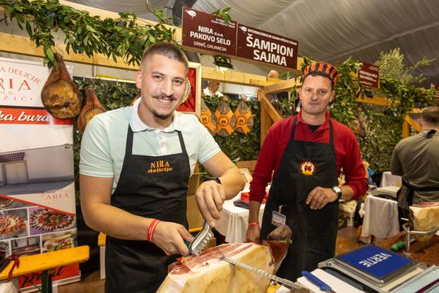 Otvoren 17. Internacionalni sajam pršuta u Tinjanu