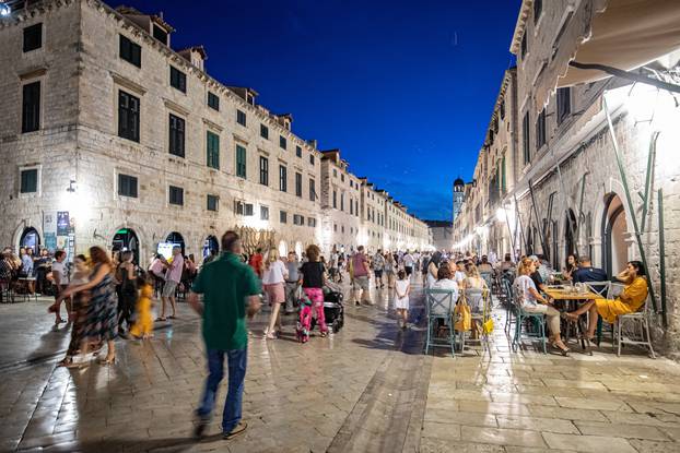 Noćni život Dubrovnika: Gotovo sve je kao i prije korona krize