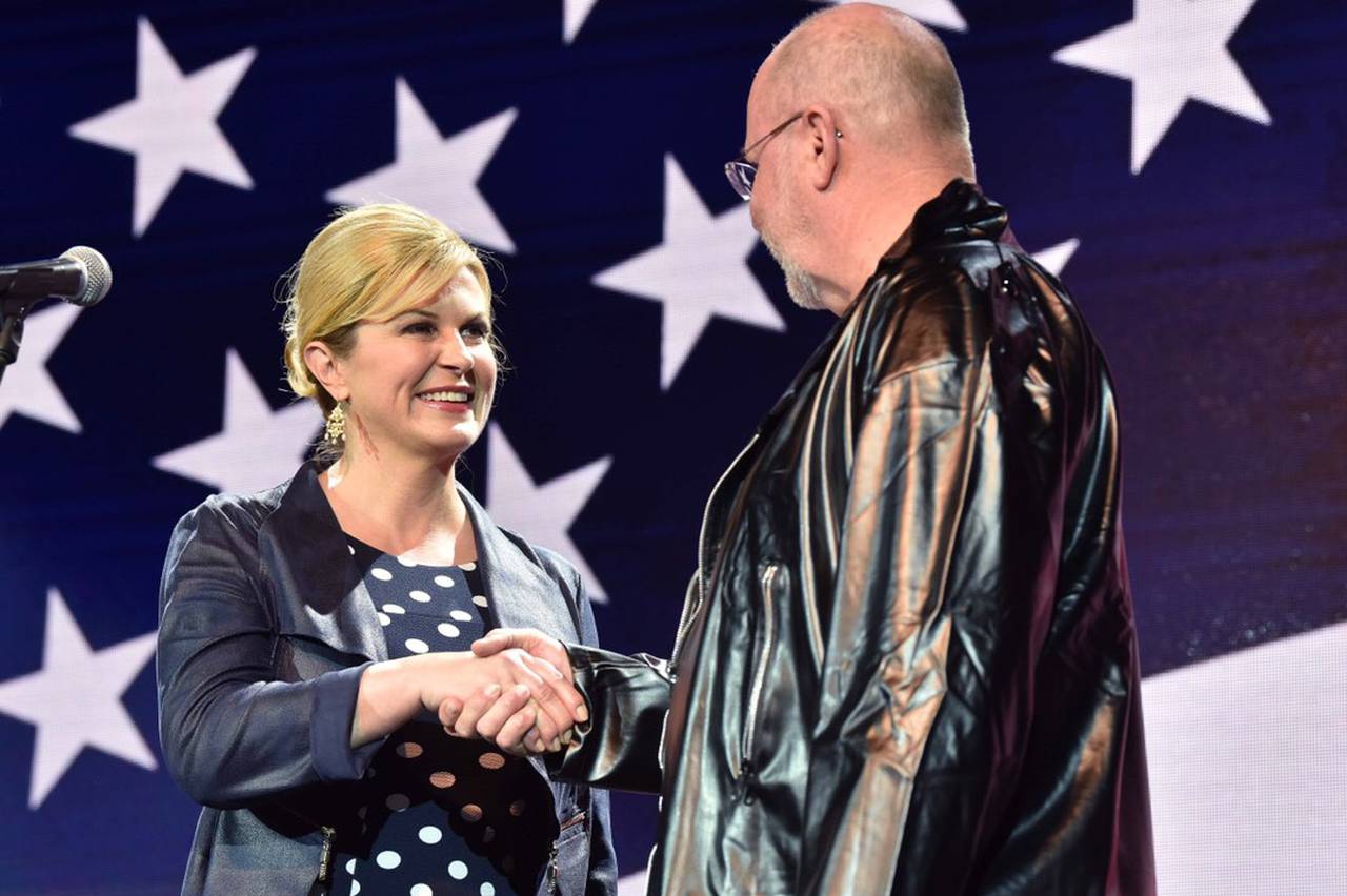 Kolinda u kožnjaku i točkastoj haljini slavila američki praznik