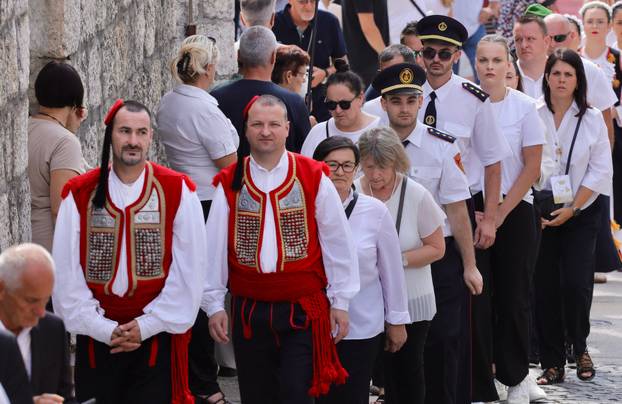 Sinj: Procesija i misa povodom blagdana Velike Gospe