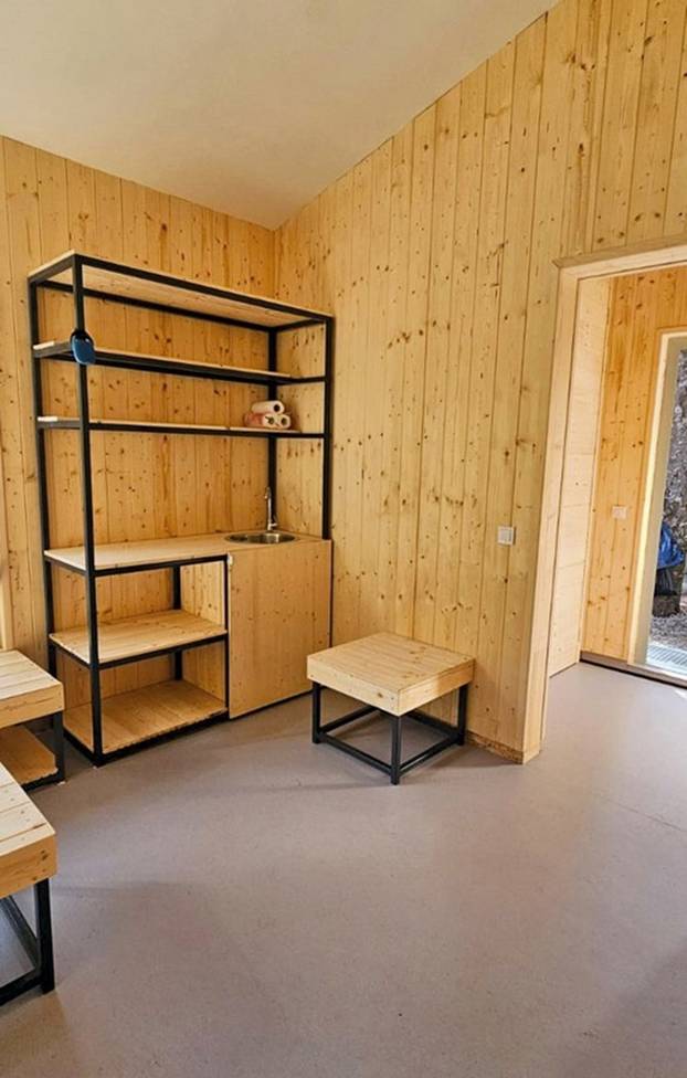 FOTO Na Velebitu otvoreno novo planinarsko sklonište Skorpovac