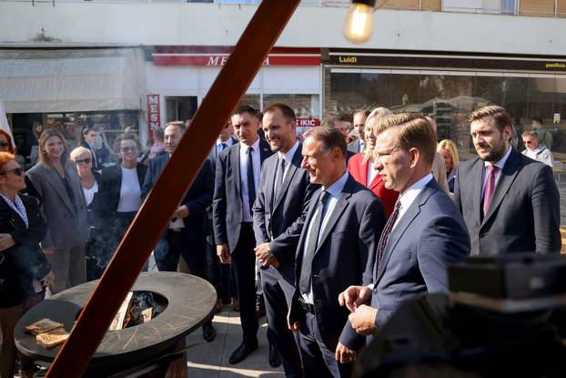 Zadar: Predsjednik Hrvatskog sabora Gordan Jandroković obišao je manifestaciju pod nazivom „Pijat na Pijaci“ 